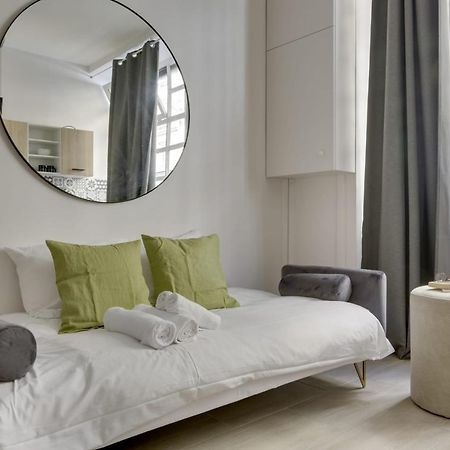 Bright Charming Modern Studio By Dreamy Canal Париж Экстерьер фото