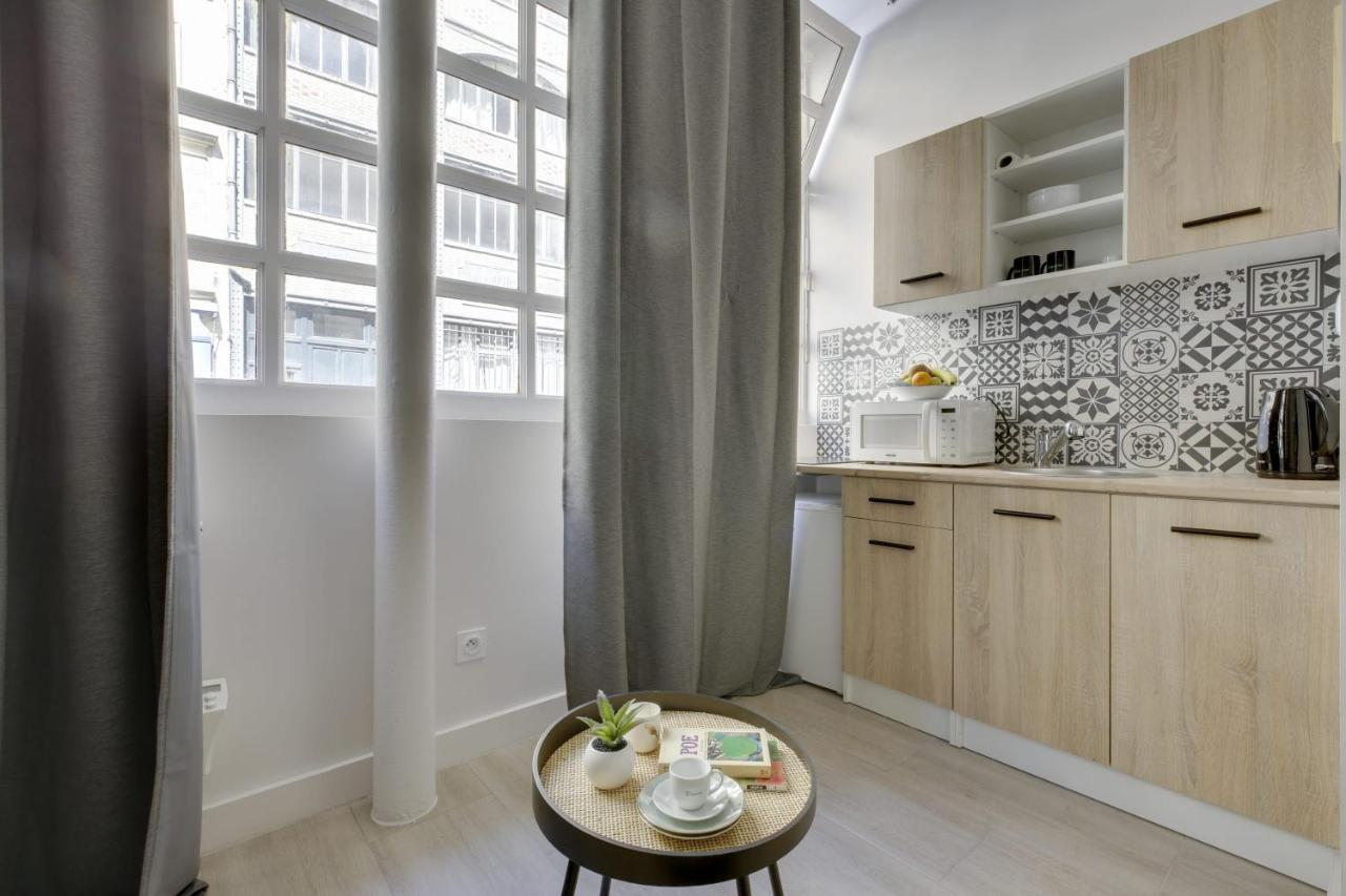 Bright Charming Modern Studio By Dreamy Canal Париж Экстерьер фото